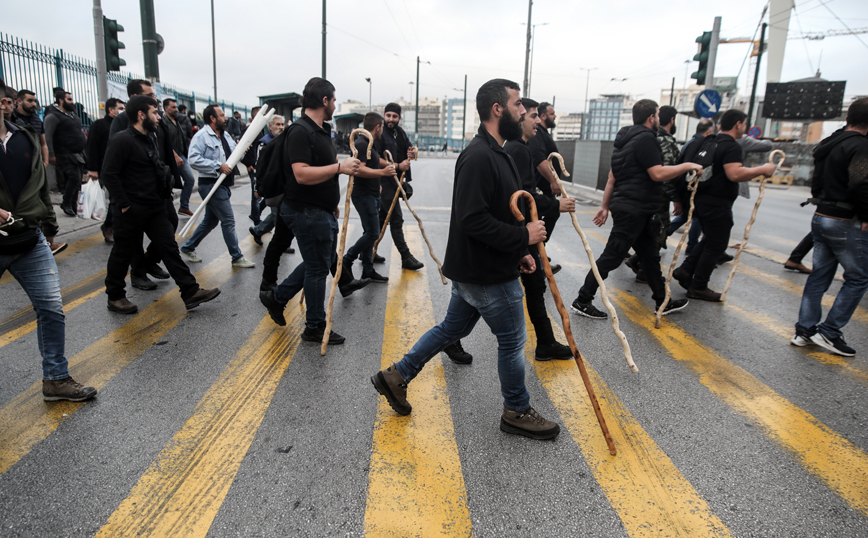 «Απόβαση» χιλιάδων αγροτών από την Κρήτη στην Αθήνα «Απόβαση» χιλιάδων αγροτών από την Κρήτη στην Αθήνα