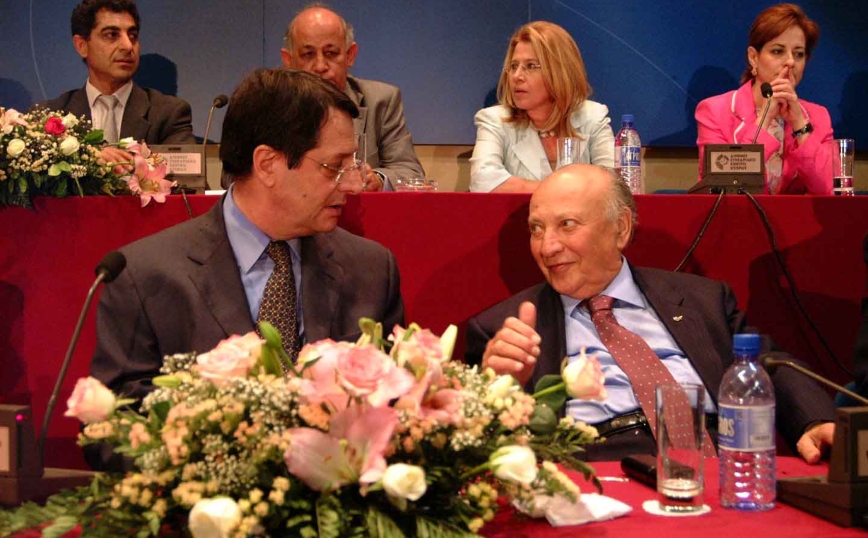 Κύπρος: 8 χρόνια από τον θάνατο του Γλαύκου Κληρίδη – Το μήνυμα του Αναστασιάδη