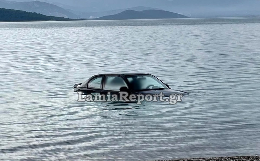 Έπεσε αυτοκίνητο στη θάλασσα στο Θεολόγο Φθιώτιδας Έπεσε αυτοκίνητο στη θάλασσα στο Θεολόγο Φθιώτιδας
