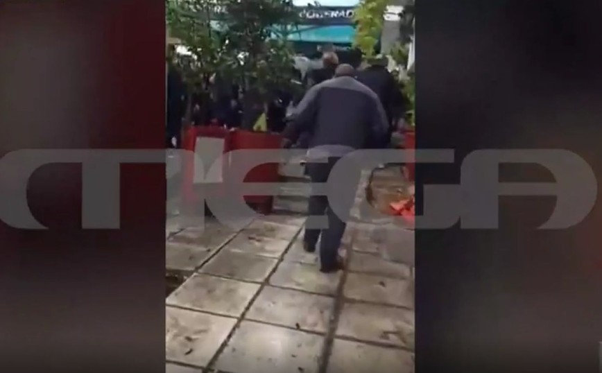 Κοριτσάκι έπεσε από τον 4ο όροφο πολυκατοικίας στη Θεσσαλονίκη – Βίντεο με τις στιγμές πανικού