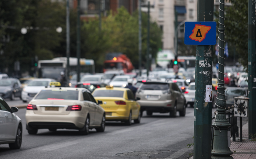 Κίνηση τώρα: Ταλαιπωρία σε πολλούς δρόμους της Αθήνας – Ποιοι είναι στο κόκκινο