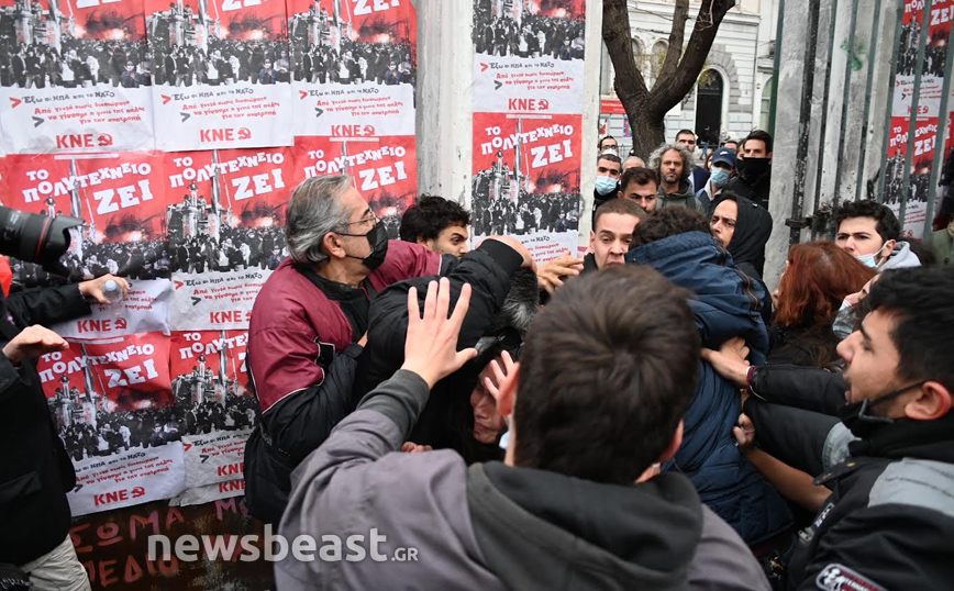 Ένταση στο Πολυτεχνείο – Εικόνες του Newsbeast
