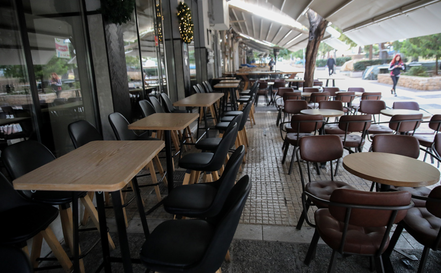 Άδειο μαγαζί στην πλατεία Νέας Σμύρνης Άδειο μαγαζί στην πλατεία Νέας Σμύρνης