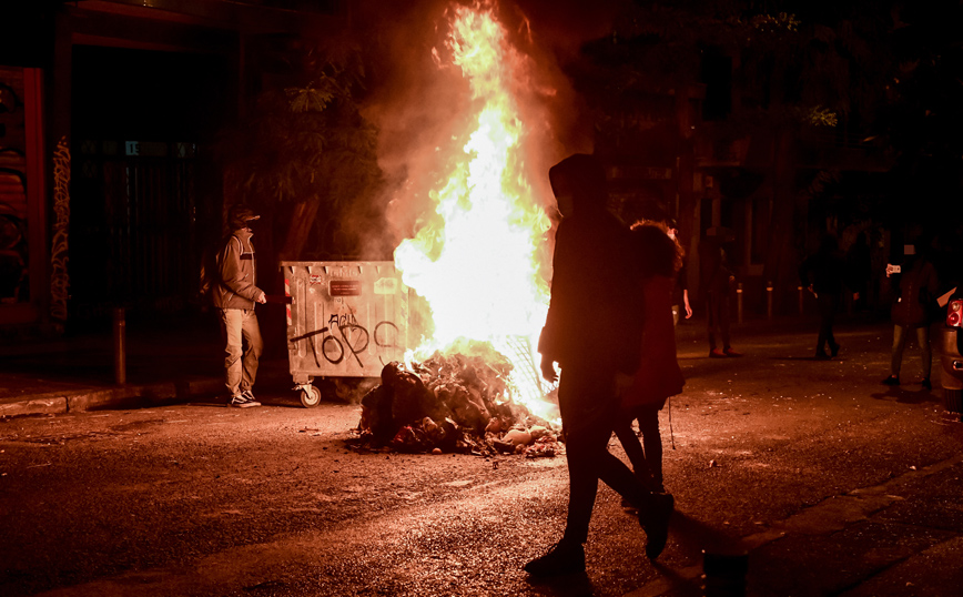 Πολυτεχνείο – Επεισόδια: Τέσσερις συλλήψεις στα Εξάρχεια και έξι στη Θεσσαλονίκη