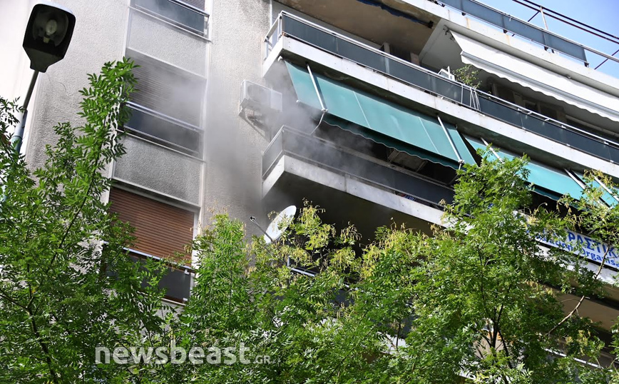 Εικόνες από φωτιά σε διαμέρισμα στην 3ης Σεπτεμβρίου