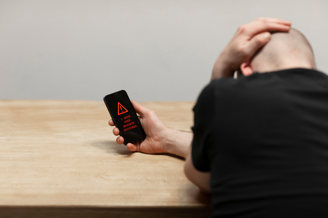 Θύμα διαδικτυακής απάτης Θύμα διαδικτυακής απάτης