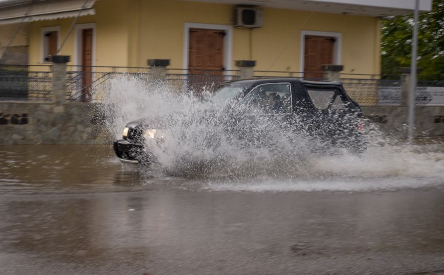 Μεγάλα προβλήματα από την κακοκαιρία στη βόρεια Ελλάδα &#8211; Στις 340 οι κλήσεις στην Πυροσβεστική