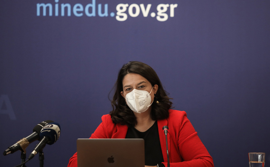 Τα νέα προγράμματα σπουδών από το νηπιαγωγείο μέχρι την Γ’ Λυκείου