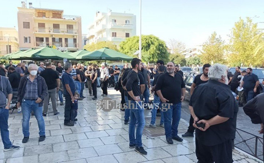 Στους δρόμους οι κτηνοτρόφοι των Χανίων Στους δρόμους οι κτηνοτρόφοι των Χανίων