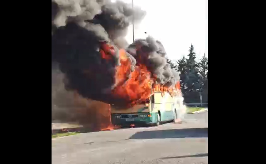 Τρομακτικό βίντεο με λεωφορείο στην Καβάλα που πήρε φωτιά