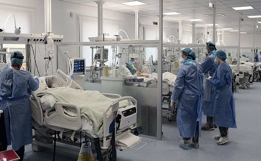 Καταγγελίες γιατρών: Αρνητές εισβάλλουν σε νοσοκομεία