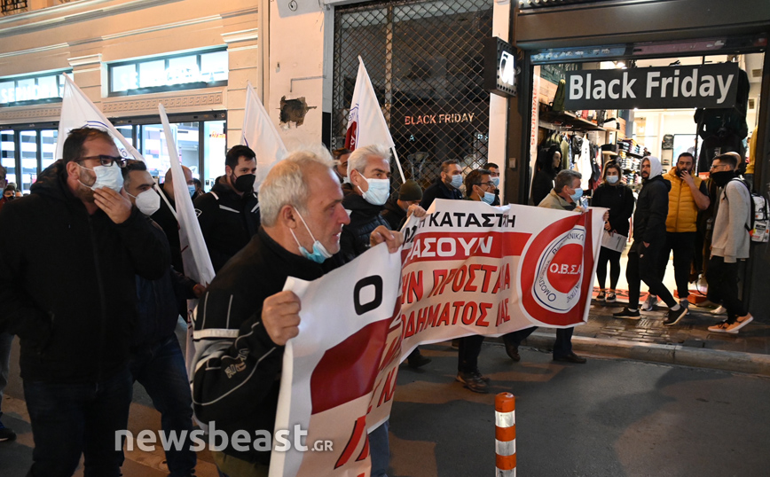 Διαμαρτυρία εμπόρων στο Μοναστηράκι για τα μέτρα για τον κορονοϊό