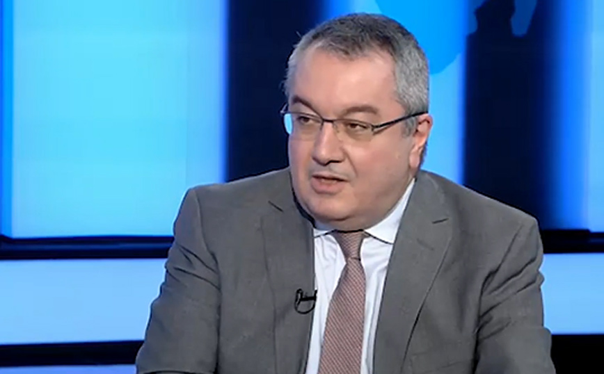 Μόσιαλος: Σε 10 ημέρες θα ξέρουμε για τη μετάλλαξη Όμικρον – Στην Ελλάδα σκοτώνει η Delta