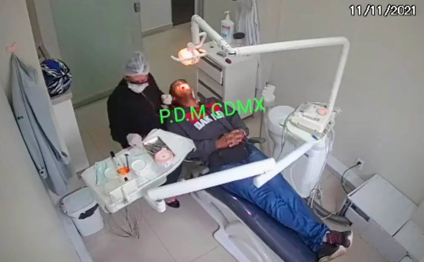 Εξουδετέρωσε δύο ληστές ενώ βρισκόταν στην καρέκλα του οδοντιάτρου του – Δείτε το βίντεο
