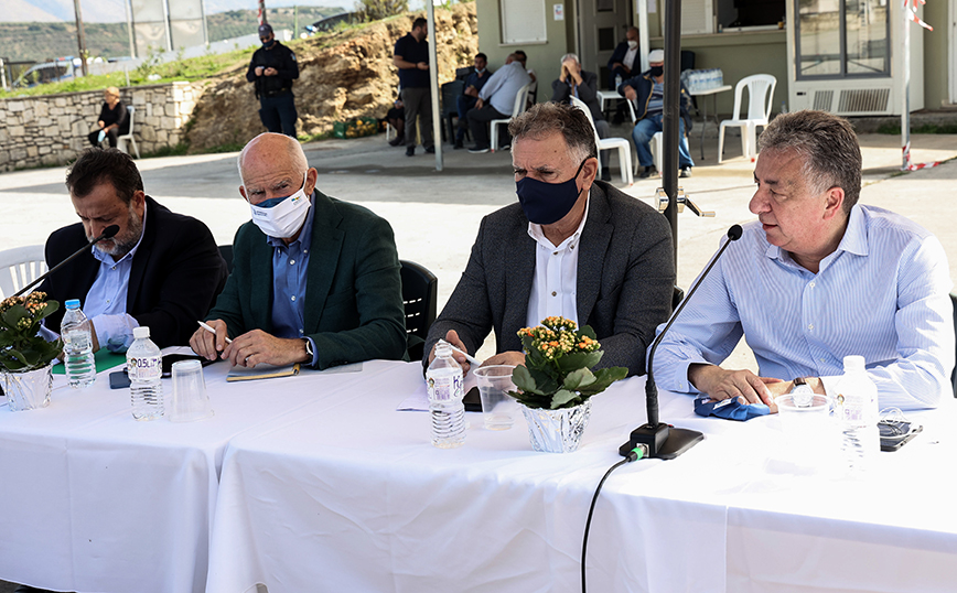 Γιώργος Παπανδρέου: Επισκέφθηκε τους σεισμόπληκτους στην Κρήτη Γιώργος Παπανδρέου: Επισκέφθηκε τους σεισμόπληκτους στην Κρήτη