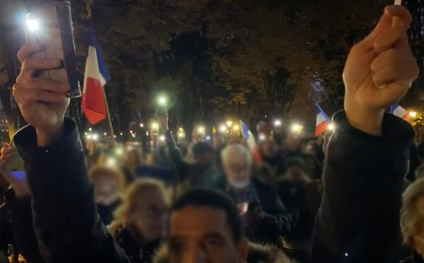 Διαδήλωση εκατοντάδων στο Παρίσι κατά του αυστριακού lockdown για τους ανεμβολίαστους