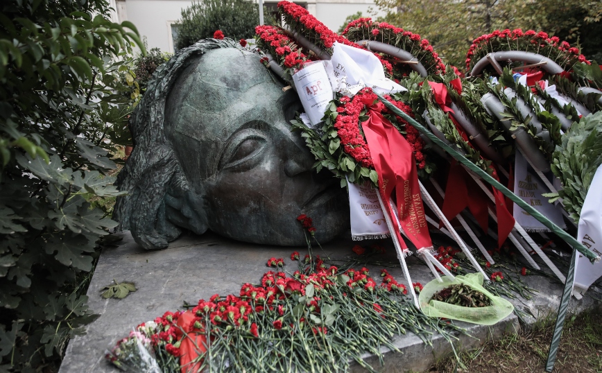 Πολυτεχνείο – ΥΠΕΞ: Τα μηνύματα Δένδια και Βαρβιτσιώτη
