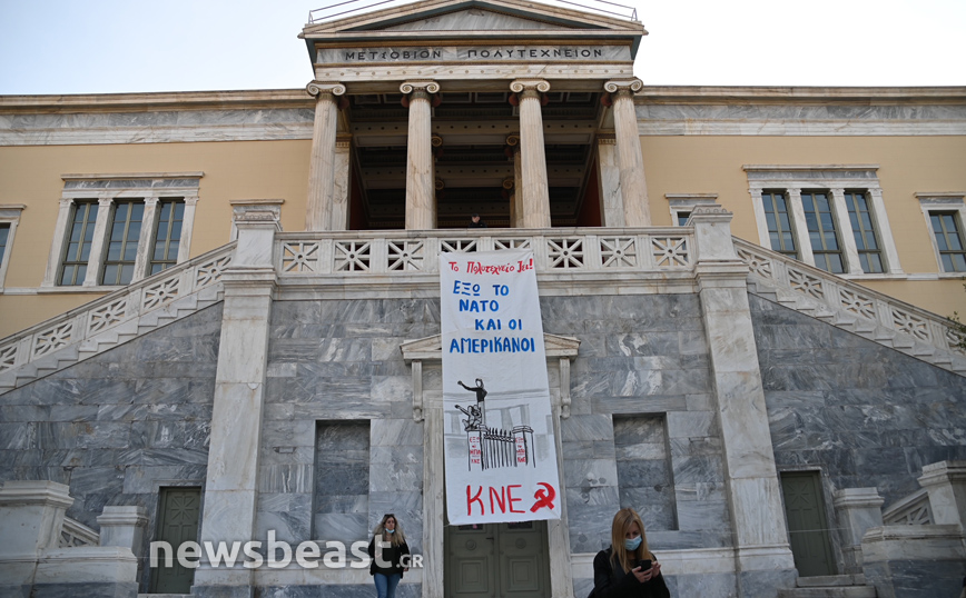 Στο εσωτερικό του κτηρίου του Πολυτεχνείου