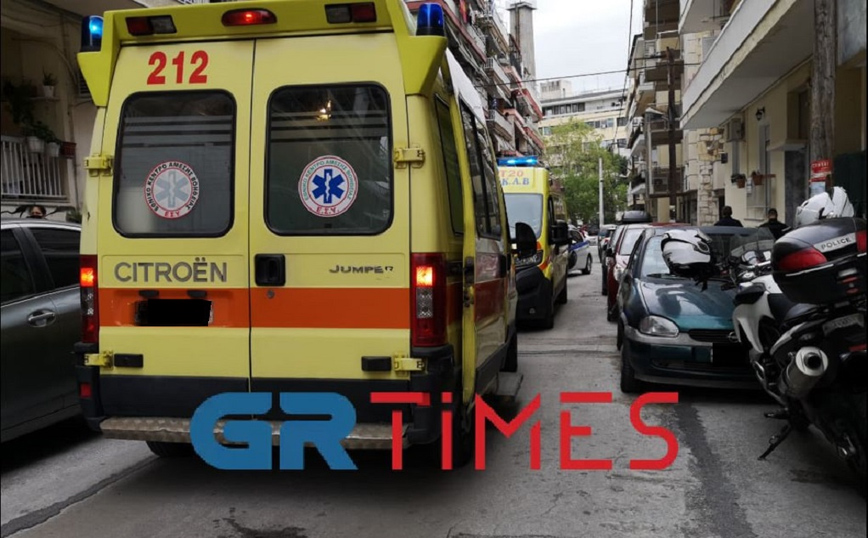 Πτώση γυναίκας από μπαλκόνι πολυκατοικίας Πτώση γυναίκας από μπαλκόνι πολυκατοικίας