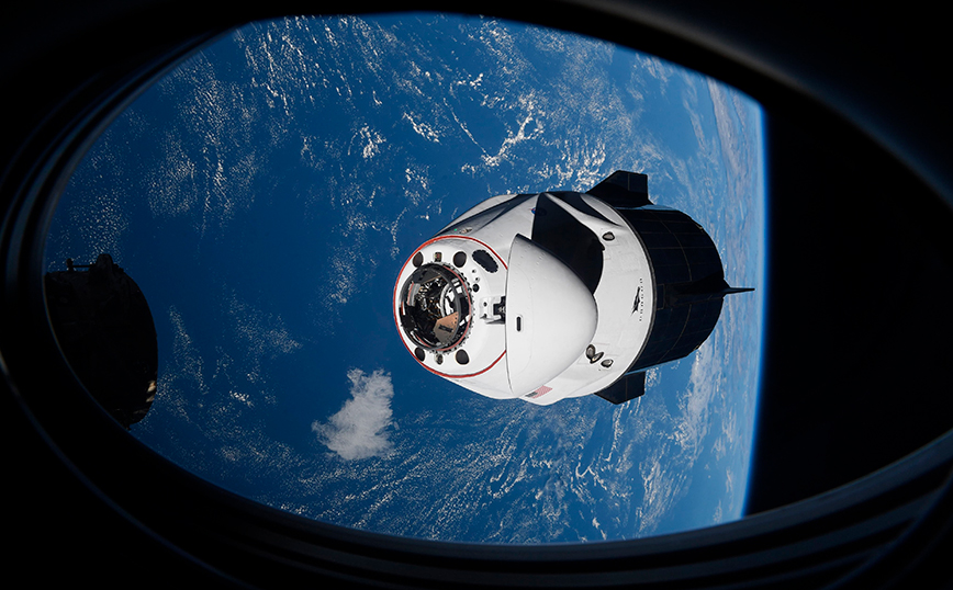 Με πάνες οι αστροναύτες στην κάψουλα Dragon του Έλον Μασκ λόγω βλάβης στην τουαλέτα