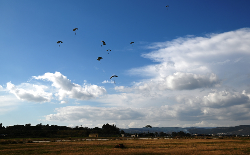 Εντυπωσιακό βίντεο: Κόλαση πυρός στη διακλαδική άσκηση «Μέδουσα Εντυπωσιακό βίντεο: Κόλαση πυρός στη διακλαδική άσκηση «Μέδουσα