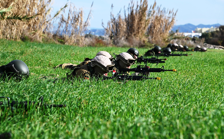 Εντυπωσιακό βίντεο: Κόλαση πυρός στη διακλαδική άσκηση «Μέδουσα Εντυπωσιακό βίντεο: Κόλαση πυρός στη διακλαδική άσκηση «Μέδουσα