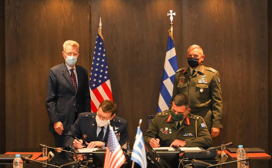 Έπεσαν οι υπογραφές στην εφαρμοστική διευθέτηση Συμφωνίας Αμοιβαίας Αμυντικής Συνεργασίας Ελλάδας και ΗΠΑ