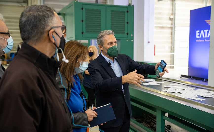 Ο Γιώργος Κωνσταντόπουλος σε παρουσίαση της ρομποτικής διαλογής στο Κρυονέρι