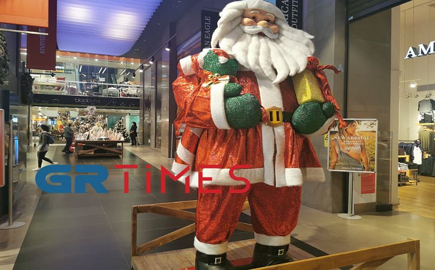 Μύρισαν Χριστούγεννα στη Θεσσαλονίκη - Στολισμένα καταστήματα