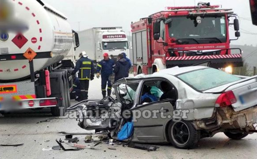 Ξεκληρίστηκε οικογένεια σε τροχαίο στη Φθιώτιδα – Οι συγκλονιστικές εικόνες από το σημείο