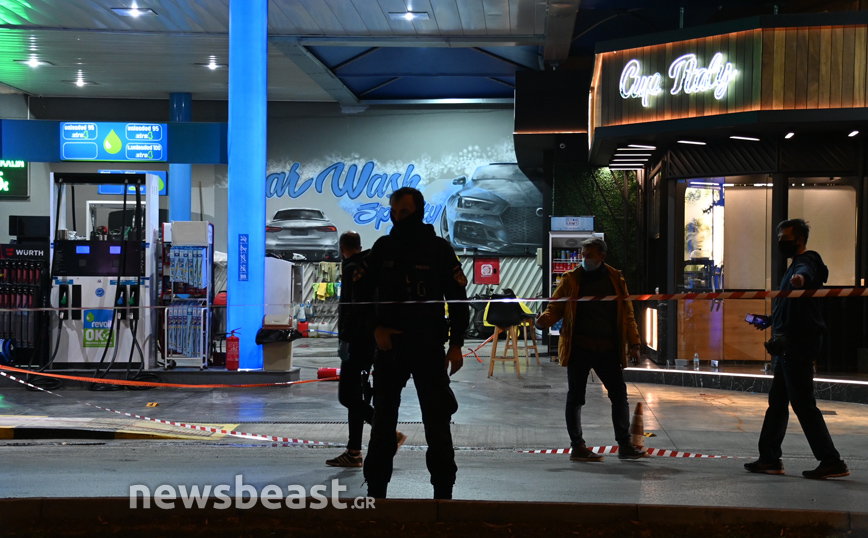 Πυροβολισμοί σε βενζινάδικο στη Θηβών Πυροβολισμοί σε βενζινάδικο στη Θηβών