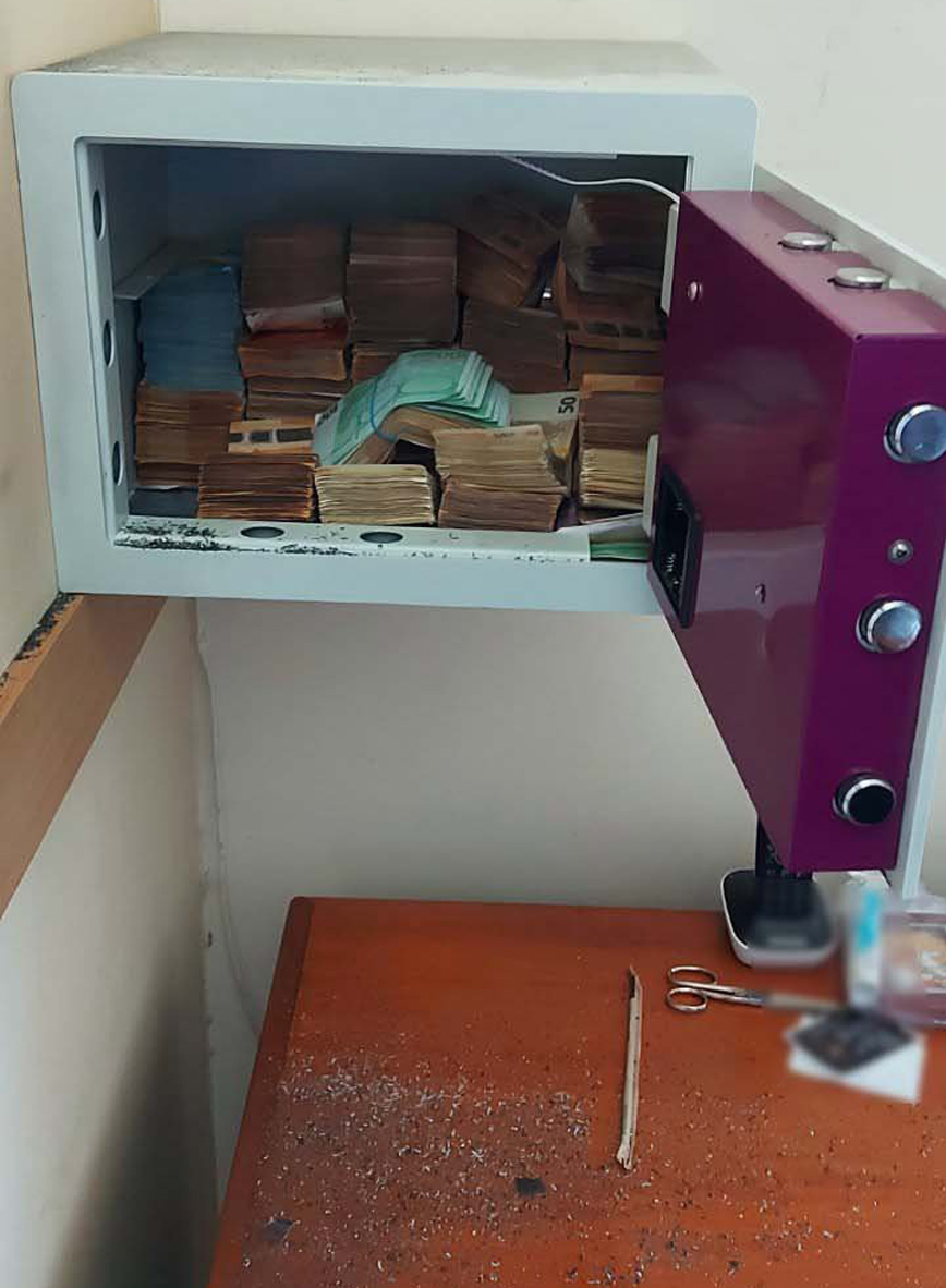 Κύκλωμα με πλαστά διαβατήρια: Φωτογραφίες ντοκουμέντο από τα κλοπιμαία Κύκλωμα με πλαστά διαβατήρια: Φωτογραφίες ντοκουμέντο από τα κλοπιμαία