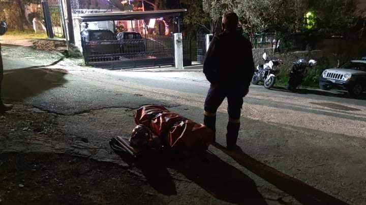 Θρίλερ στην Πεντέλη: Άνδρας ανέβηκε με τσεκούρι στην ταράτσα – Απειλεί να αυτοκτονήσει