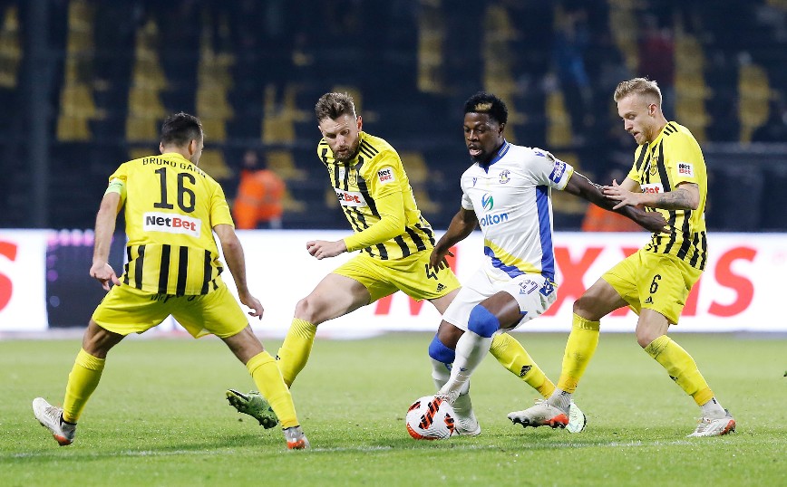 Φάση από τον αγώνα Άρης - Αστέρας Τρίπολης