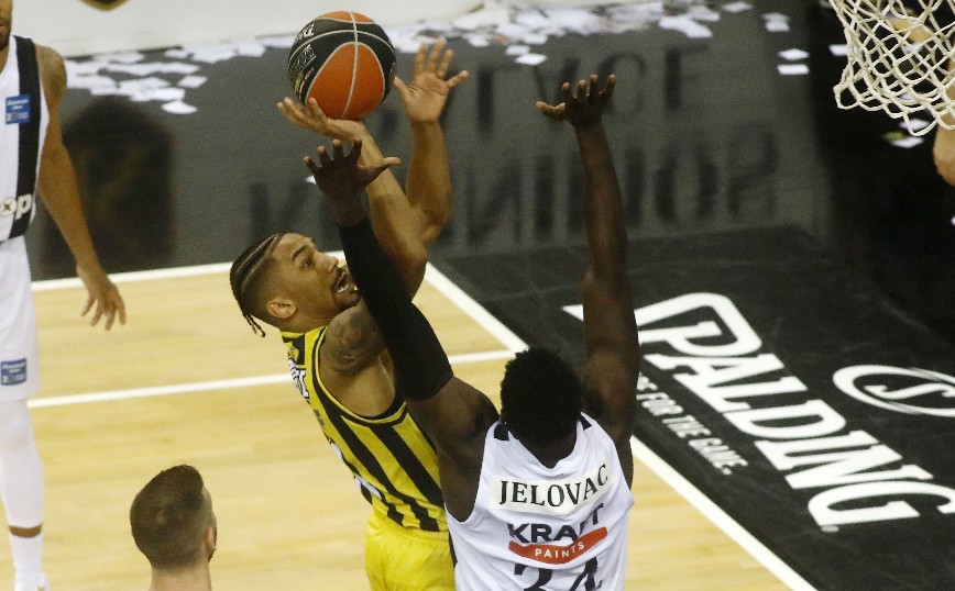 Φάση από το ντέρμπι ΠΑΟΚ - Άρης Φάση από το ντέρμπι ΠΑΟΚ - Άρης