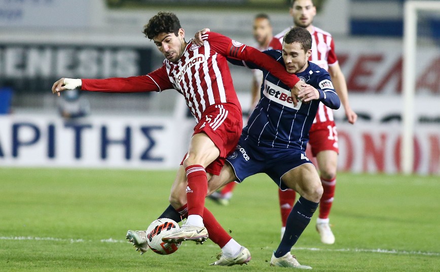 Φάση από τον αγώνα Ατρόμητος - Ολυμπιακός