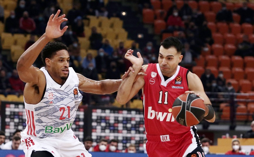 Ο Σλούκας στον αγώνα Ολυμπιακός - Μπάγερν Μονάχου