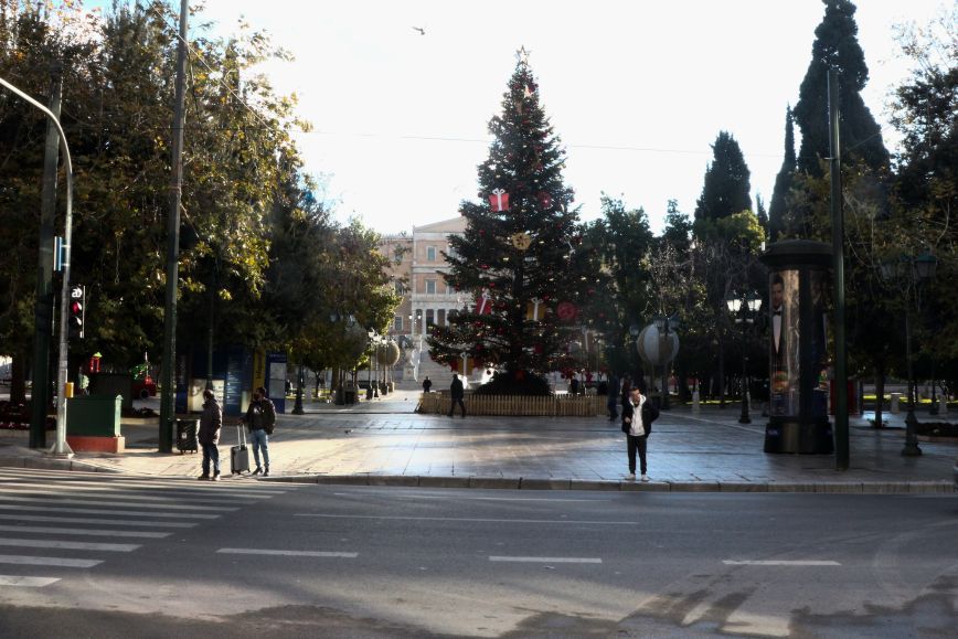 Καιρός: Συννεφιασμένη Κυριακή με μικρή άνοδο της θερμοκρασίας