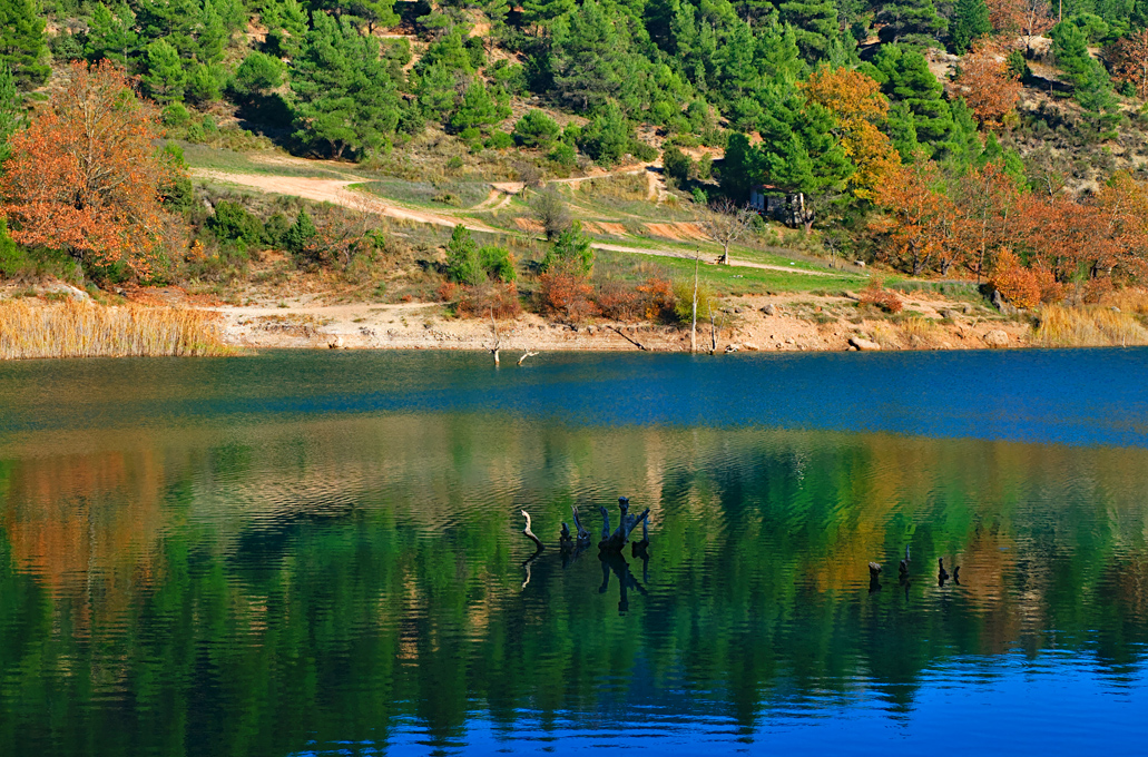 Λίμνη Τσιβλού: Το φυσικό σκηνικό βγαλμένο από πίνακα ζωγραφικής στην Αχαΐα