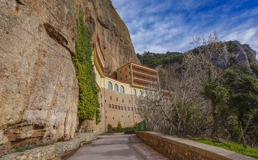 Το Μέγα Σπήλαιο στα Καλάβρυτα Το Μέγα Σπήλαιο στα Καλάβρυτα
