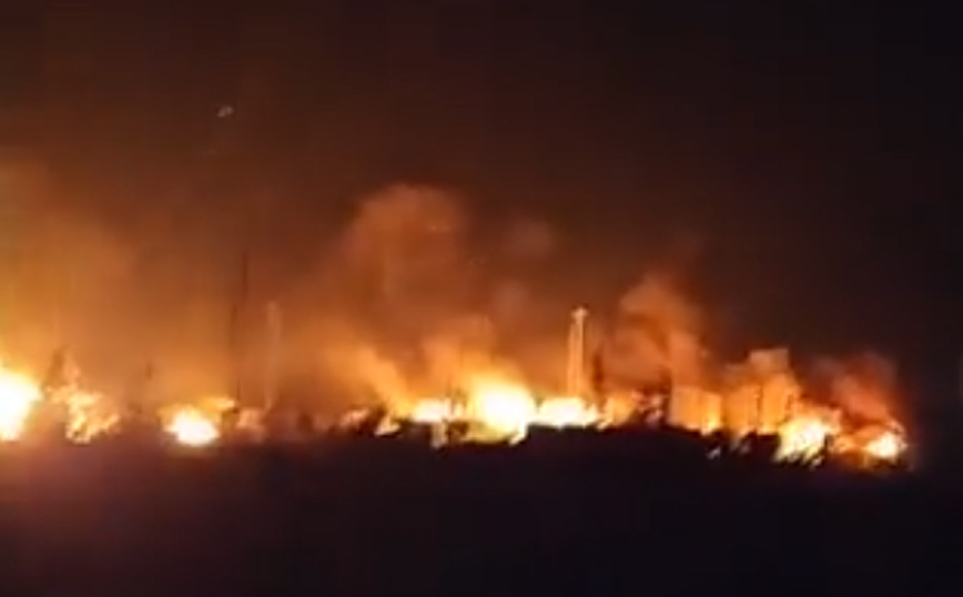 Συρία: «Ισραηλινή επίθεση» στη Λαττάκεια &#8211; Στις φλόγες εμπορευματοκιβώτια