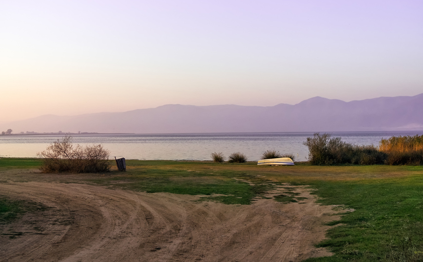 Γαλήνιο σκηνικό στη λίμνη Βόλβη