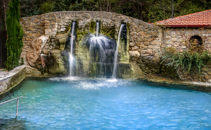 Φυσική πισίνα στα Λουτρά Πόζαρ