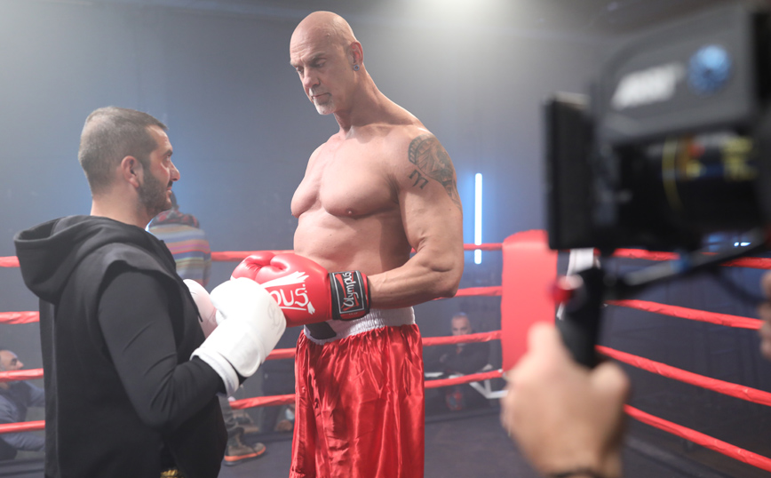 Ο Λεωνίδας Κουτσόπουλος στα γυρίσματα του τρέιλερ του MasterChef6 Ο Λεωνίδας Κουτσόπουλος στα γυρίσματα του τρέιλερ του MasterChef6