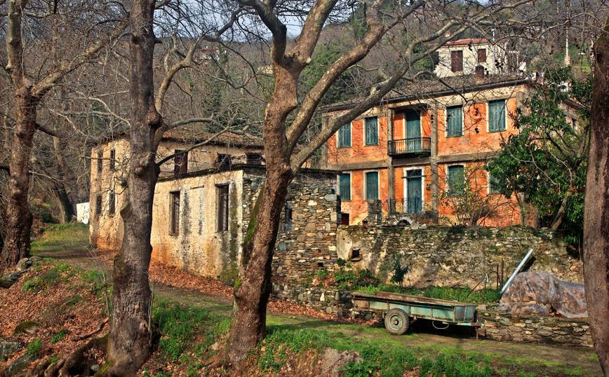 Χαρακτηριστικά σπίτια στο Μεταξοχώρι Χαρακτηριστικά σπίτια στο Μεταξοχώρι