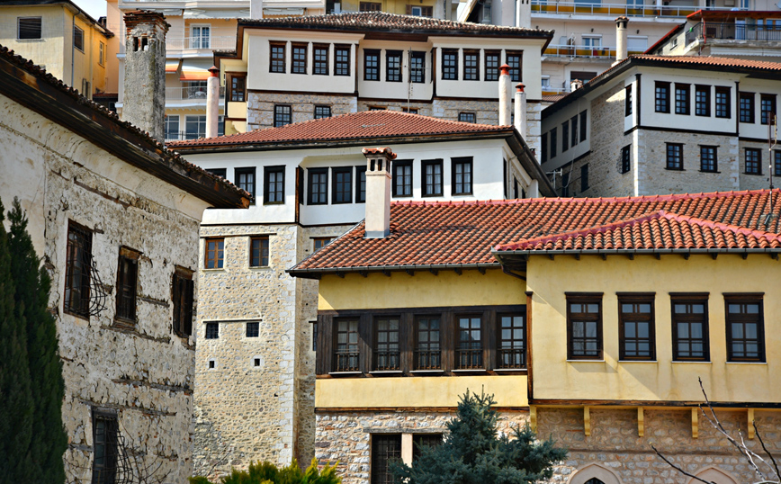 Τα παραδοσιακά σπίτια στο Ντολτσό Τα παραδοσιακά σπίτια στο Ντολτσό