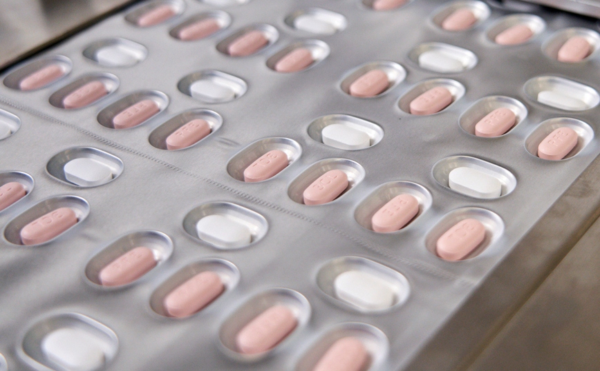Χάπι Pfizer κατά κορονοϊού: Πράσινο φως της Βρετανίας στο Paxlovid – Για ποιους ασθενείς προορίζεται
