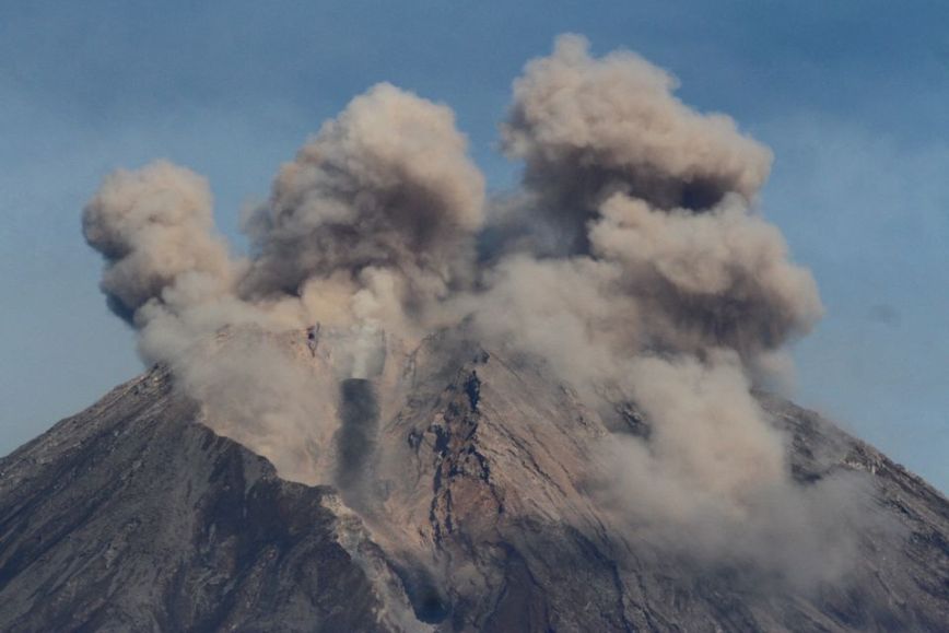 Ινδονησία: Νέα έκρηξη του ηφαιστείου Σεμέρου