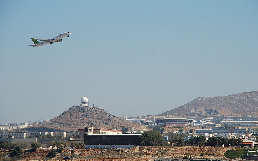 Κακοκαιρία «Κάρμελ»: Επέστρεψε στην Αθήνα αεροπλάνο με προορισμό το Ηράκλειο λόγω των θυελλωδών ανέμων