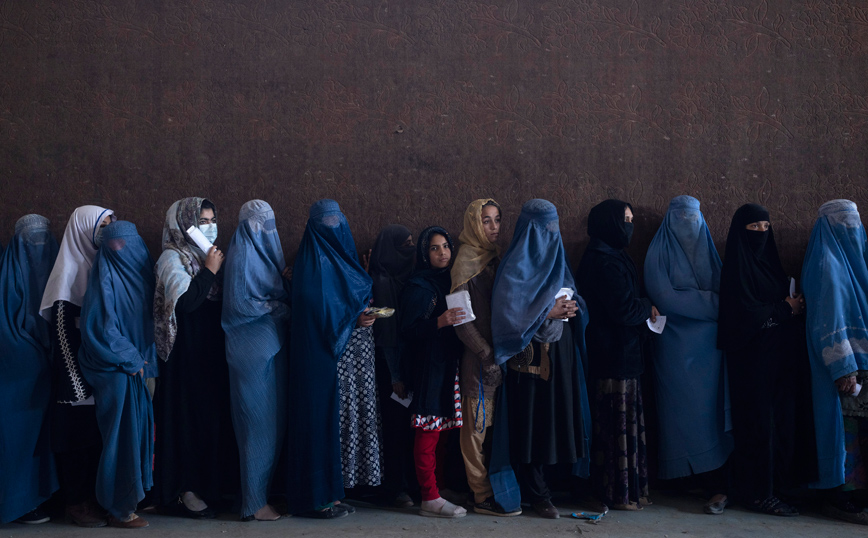 Οι γυναίκες «δεν είναι ιδιοκτησία», αλλά… &#8211; Το νέο διάταγμα των Ταλιμπάν διχάζει